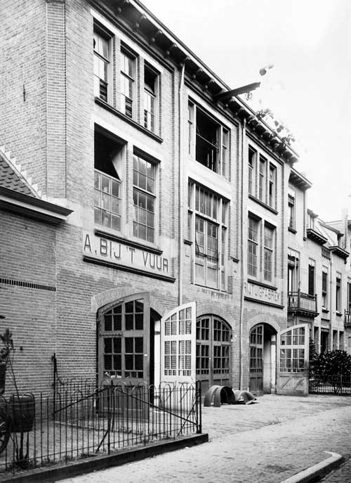 a bij t vuur 19051219 NL AhGldA 1523 64 0049