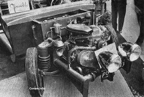 Afbeelding 6 De viercilinder dieselmotor van de Joymobile